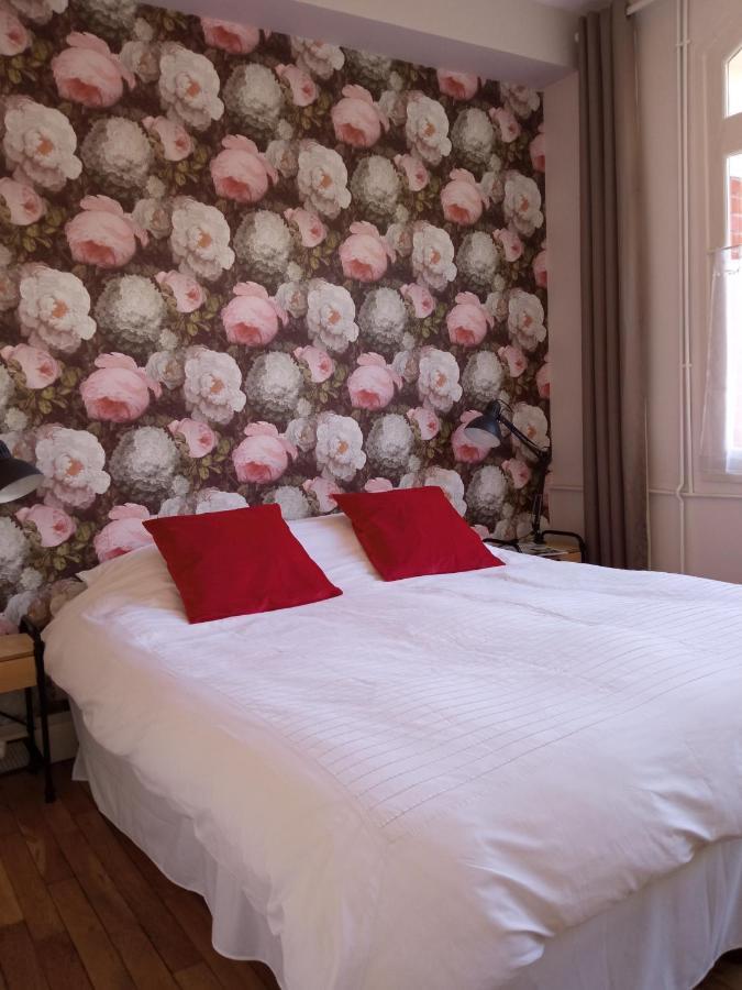 Ferienwohnung Au Pied Du Beffroi Arras Exterior foto
