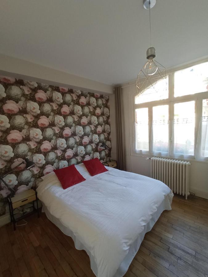 Ferienwohnung Au Pied Du Beffroi Arras Exterior foto